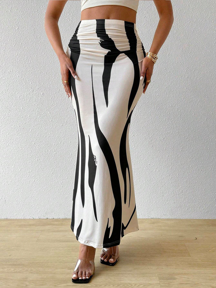 Wild Flow" Maxi Skirt – Effortless Elegance with a Playful Twist 🌸