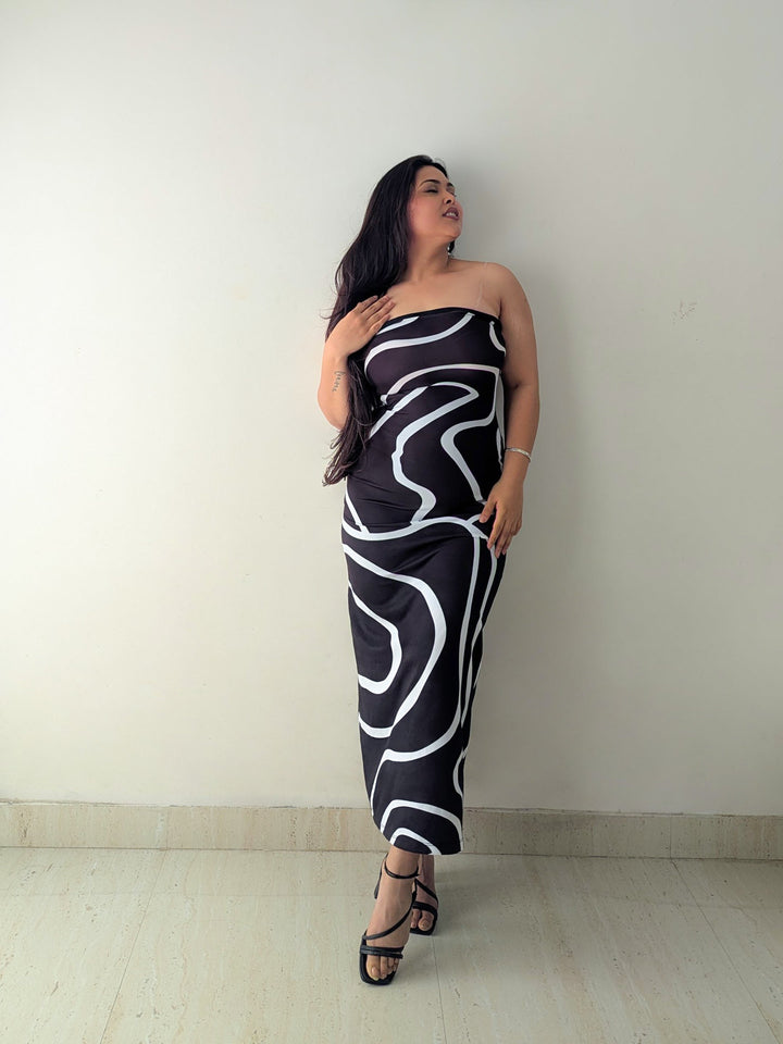 Craftsmiley Noir Wave Strapless Maxi Dress 🖤🤍