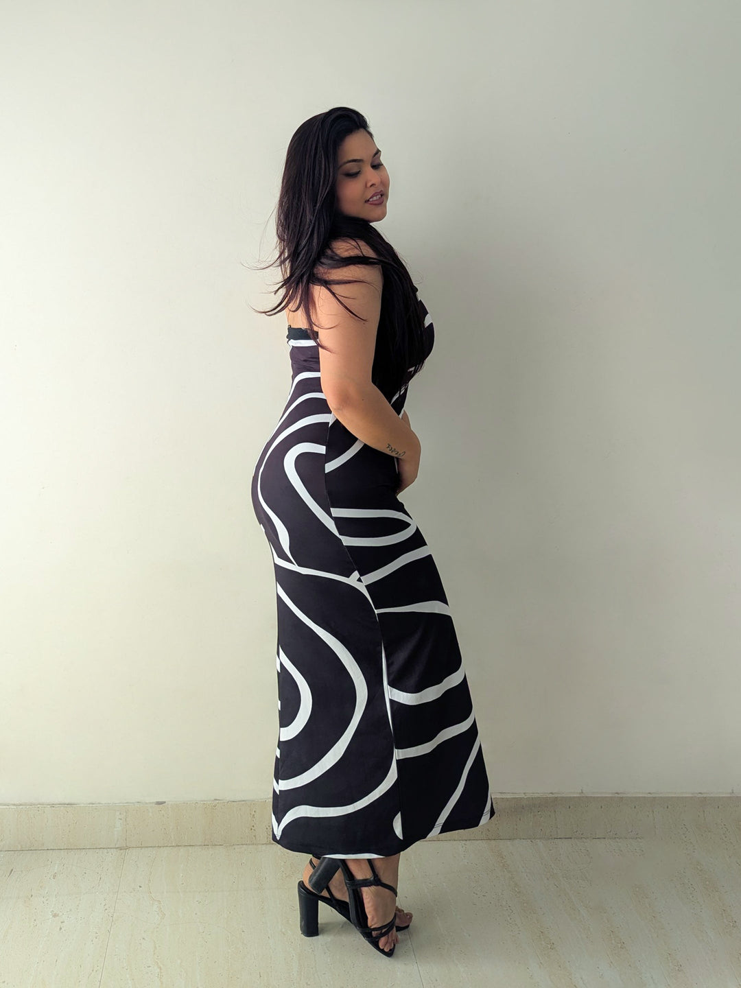 Craftsmiley Noir Wave Strapless Maxi Dress 🖤🤍