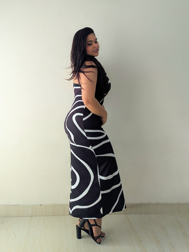 Craftsmiley Noir Wave Strapless Maxi Dress 🖤🤍