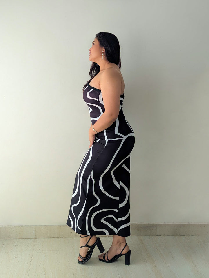 Craftsmiley Noir Wave Strapless Maxi Dress 🖤🤍