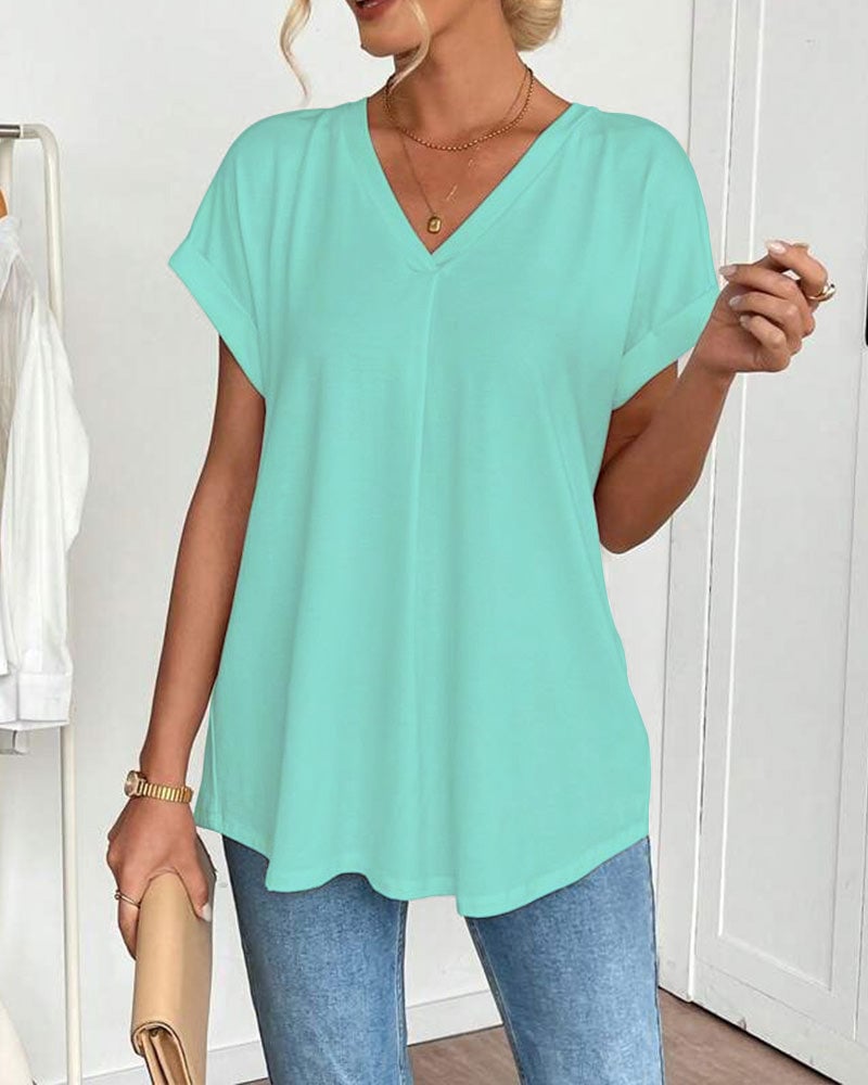 Bella | Stylish and Slimming V-Neck T-Shirt