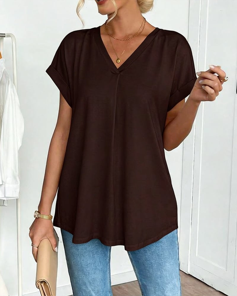 Bella | Stylish and Slimming V-Neck T-Shirt