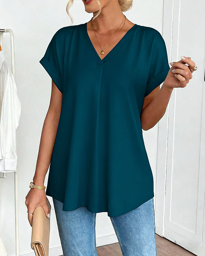 Bella | Stylish and Slimming V-Neck T-Shirt