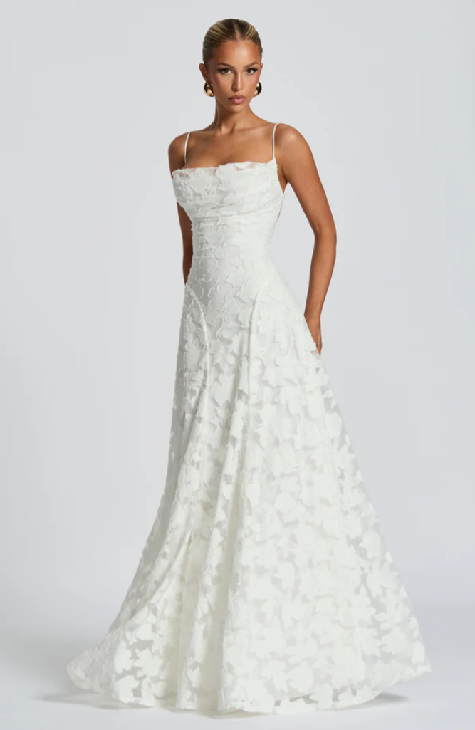 Celeste | Zeitloses Maxikleid aus Spitze