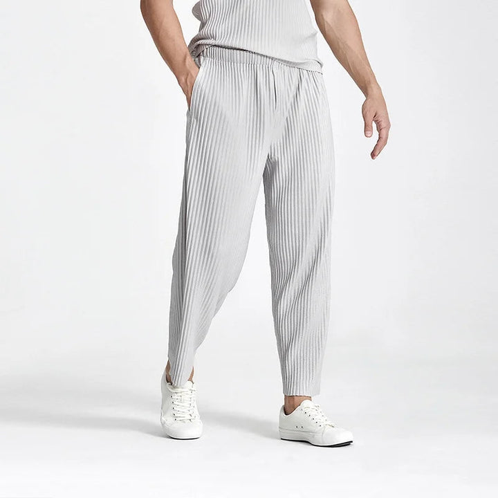 Kaizen | Plissierte Hose aus Eisseide im Relaxed Fit
