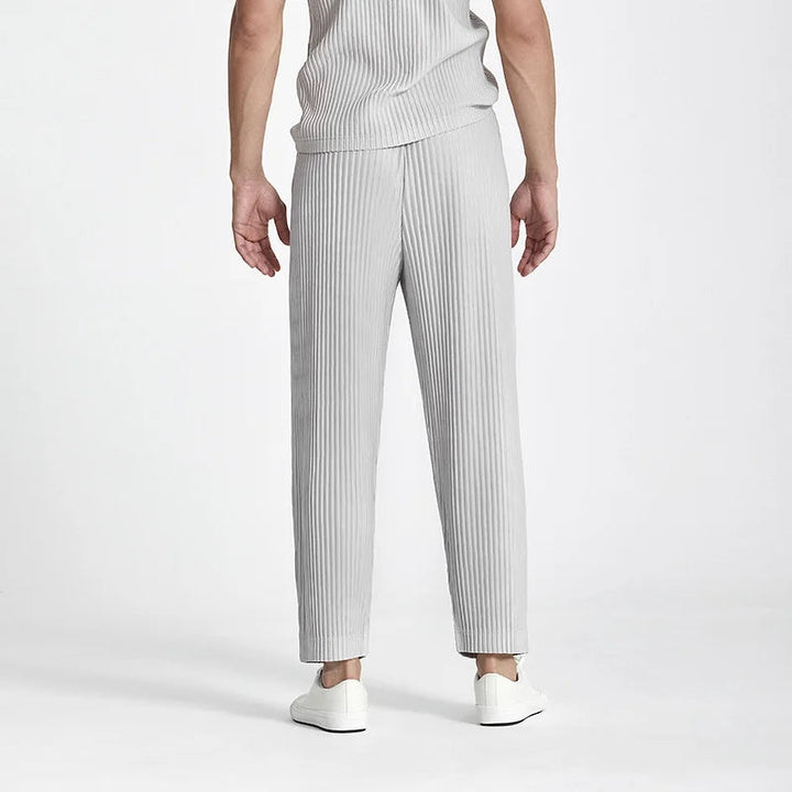 Kaizen | Plissierte Hose aus Eisseide im Relaxed Fit