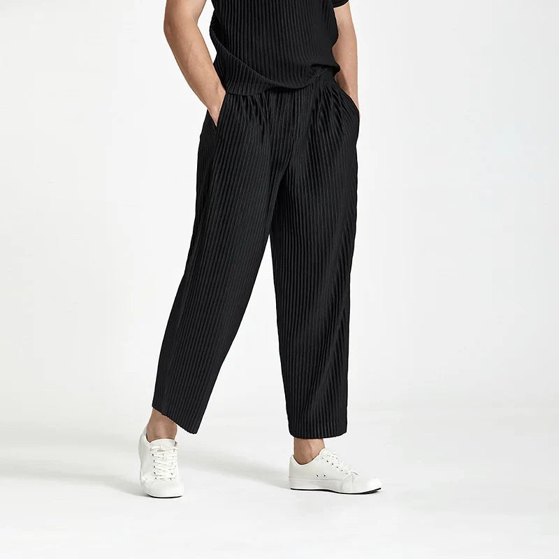 Kaizen | Plissierte Hose aus Eisseide im Relaxed Fit