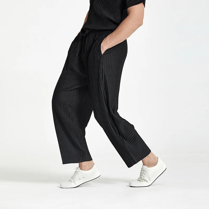 Kaizen | Plissierte Hose aus Eisseide im Relaxed Fit