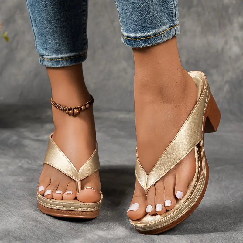 Julia | Schicke und bequeme Sandalen mit skulpturalem Absatz