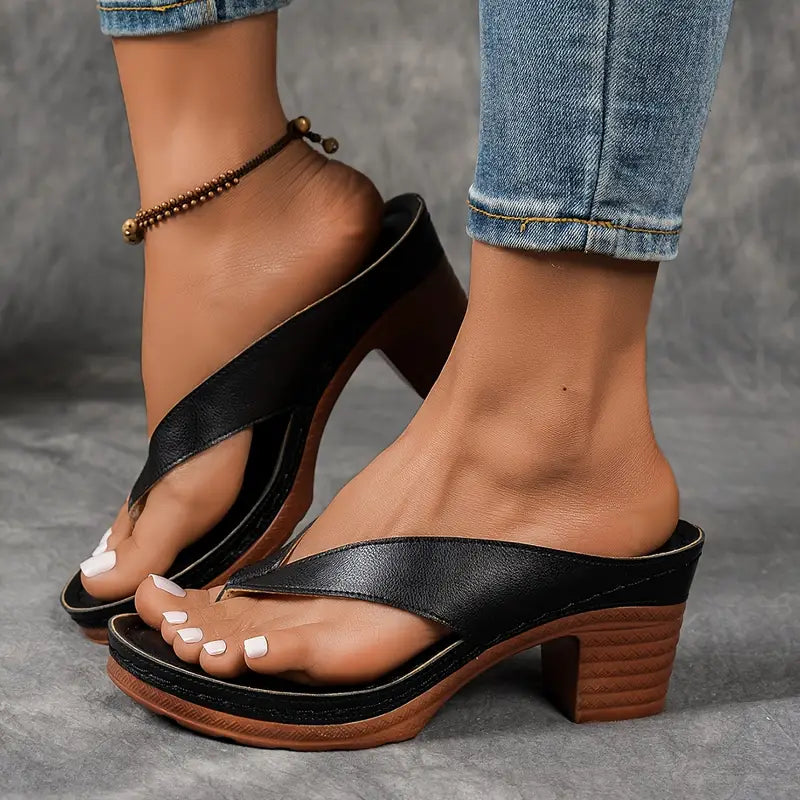 Julia | Schicke und bequeme Sandalen mit skulpturalem Absatz