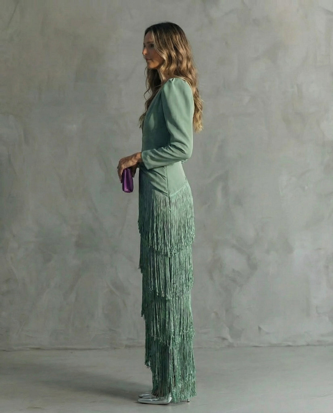 Jessica | Modisches V-Ausschnitt Maxi-Kleid mit Stufen und Fransen