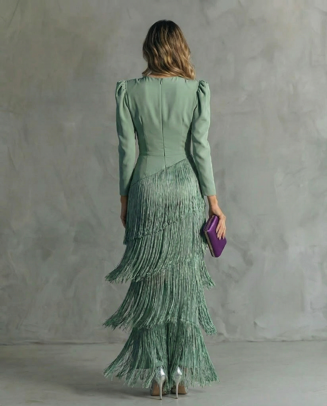 Jessica | Modisches V-Ausschnitt Maxi-Kleid mit Stufen und Fransen