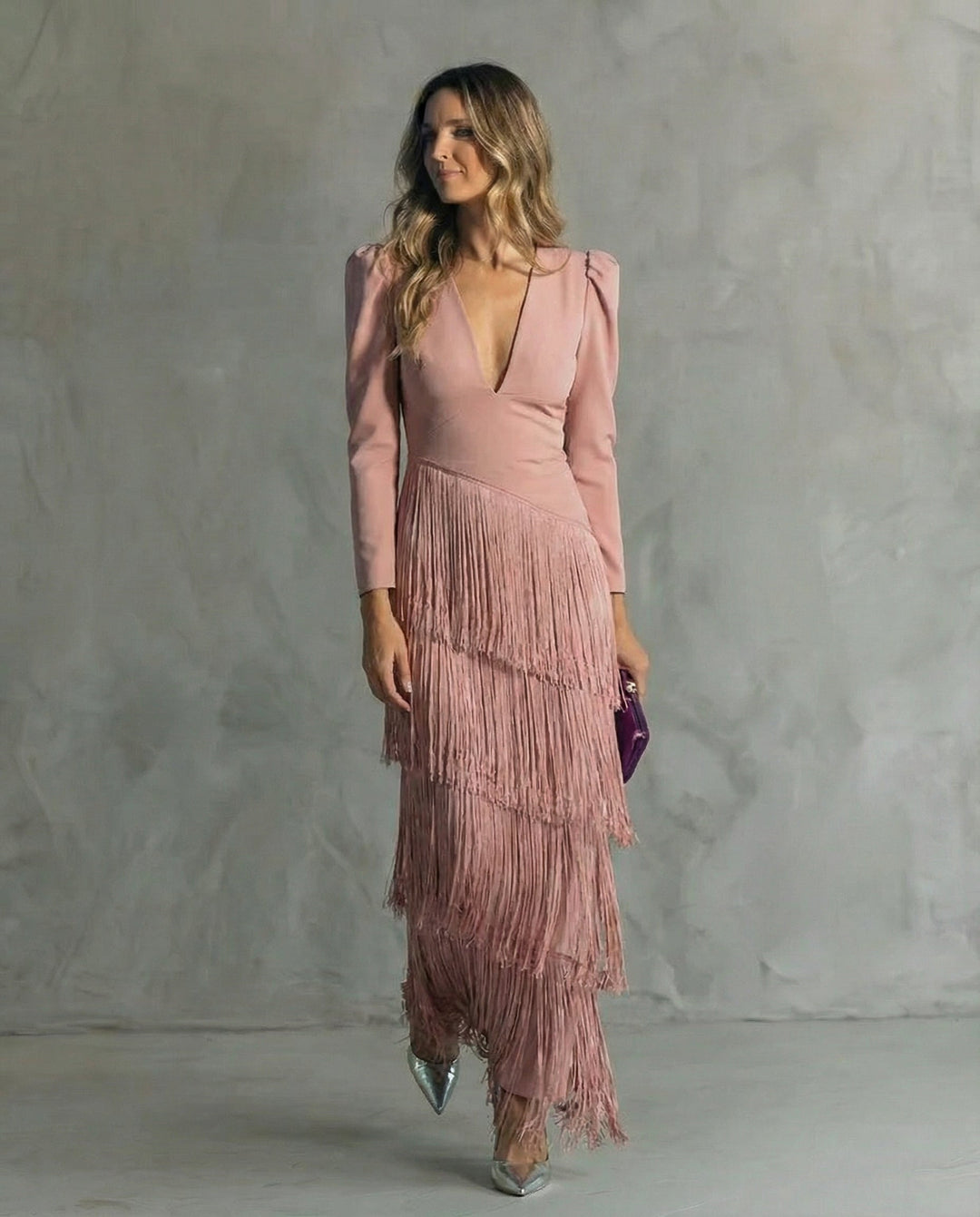 Jessica | Modisches V-Ausschnitt Maxi-Kleid mit Stufen und Fransen