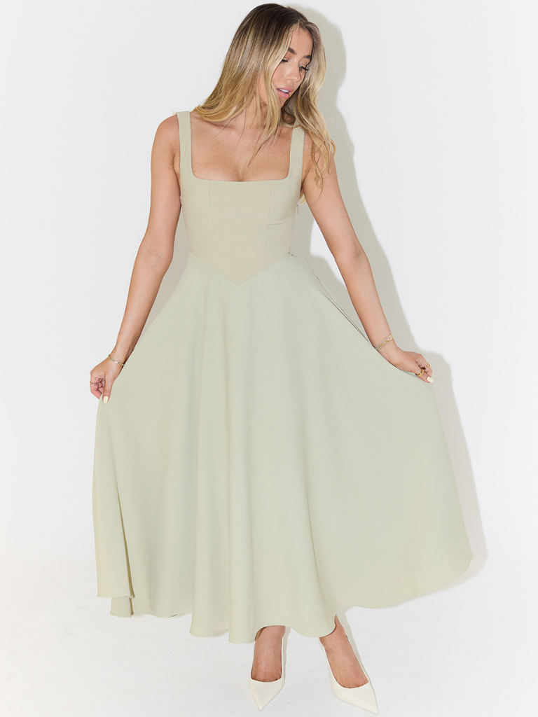 Solevia | Elegantes Midi-Kleid mit eckigem Ausschnitt