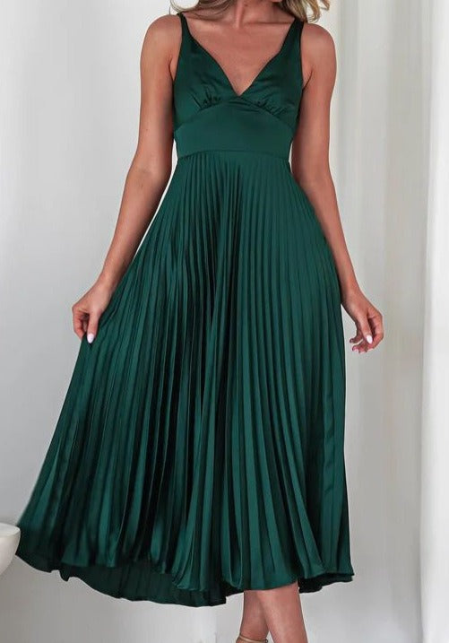 Emma | Edles und luftiges plissiertes Maxikleid