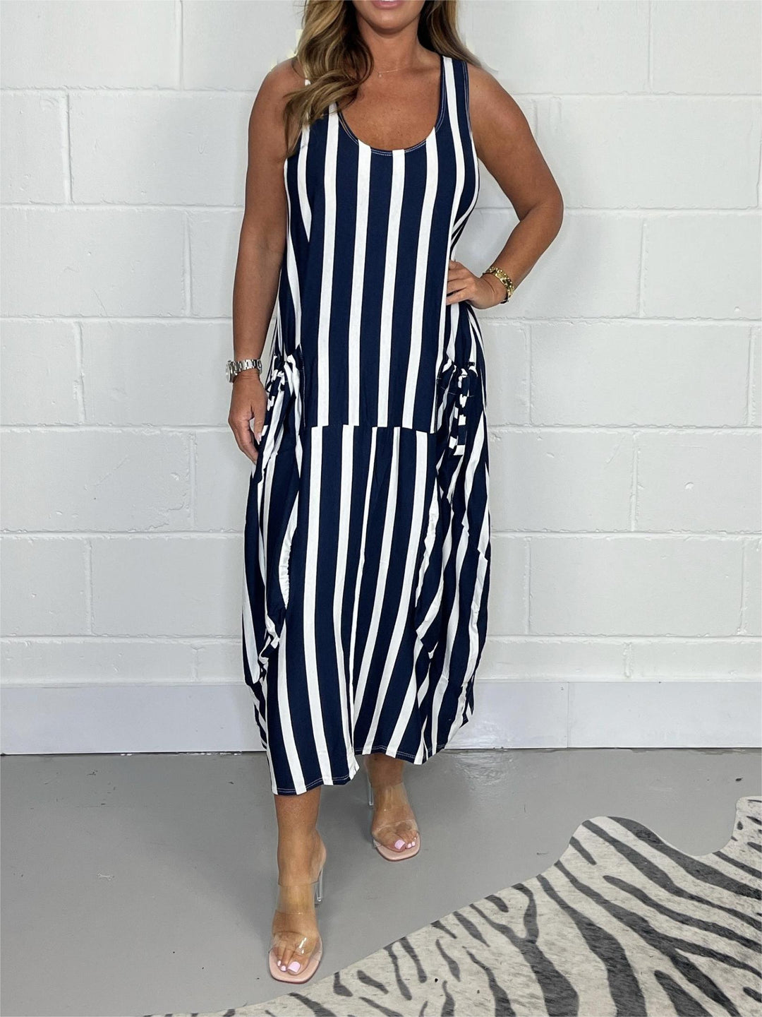 Nora | Lässiges Oversize-Kleid für Damen mit Bindegürtel und Taschen