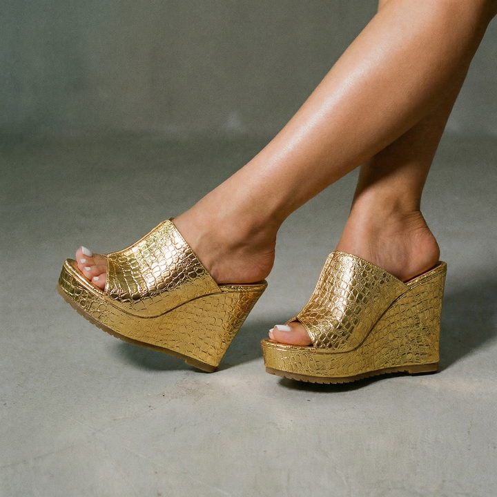 LuxeStride | Elegante Keilsandaletten für Damen