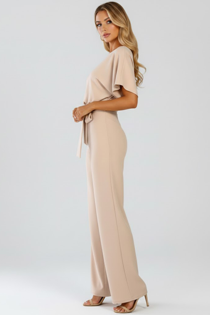 Emma | Eleganter, kurzärmeliger Jumpsuit mit weitem Bein und Gürtel