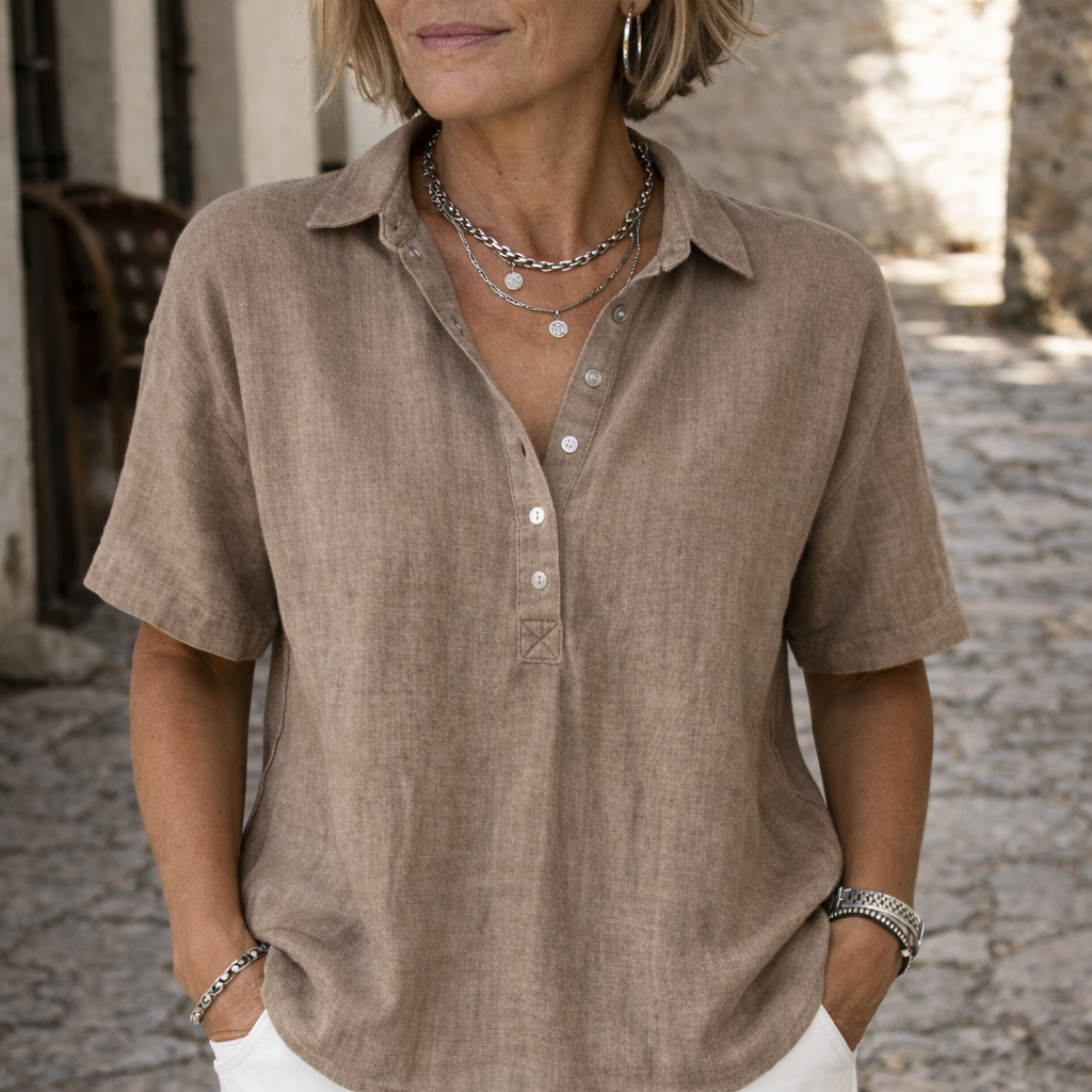 Lyra | Camicia intramontabile con texture in lino e drappeggio moderno