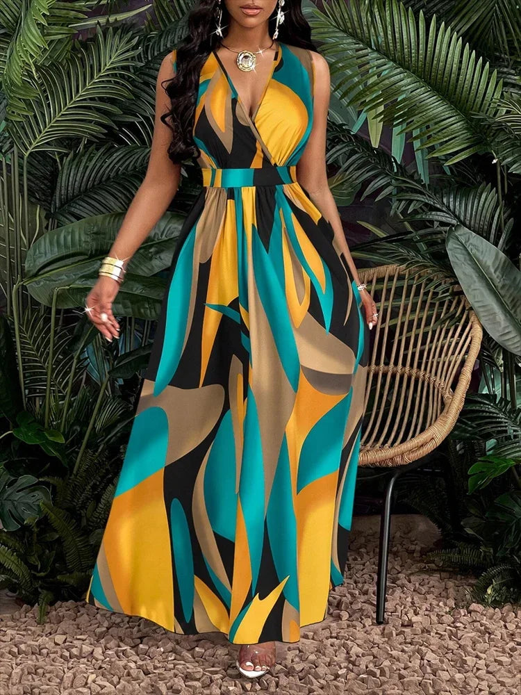 Mirella | Maxikleid mit tiefem V-Ausschnitt und Abstraktem Print