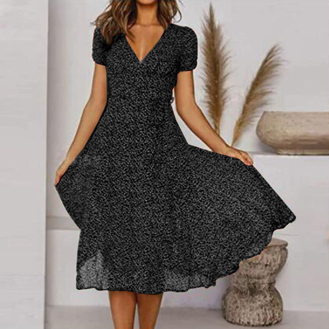 Ernestina | Elegantes, schmeichelhaftes V-Ausschnitt-Kleid